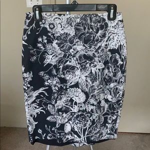 LOFT black and white floral pencil skirt